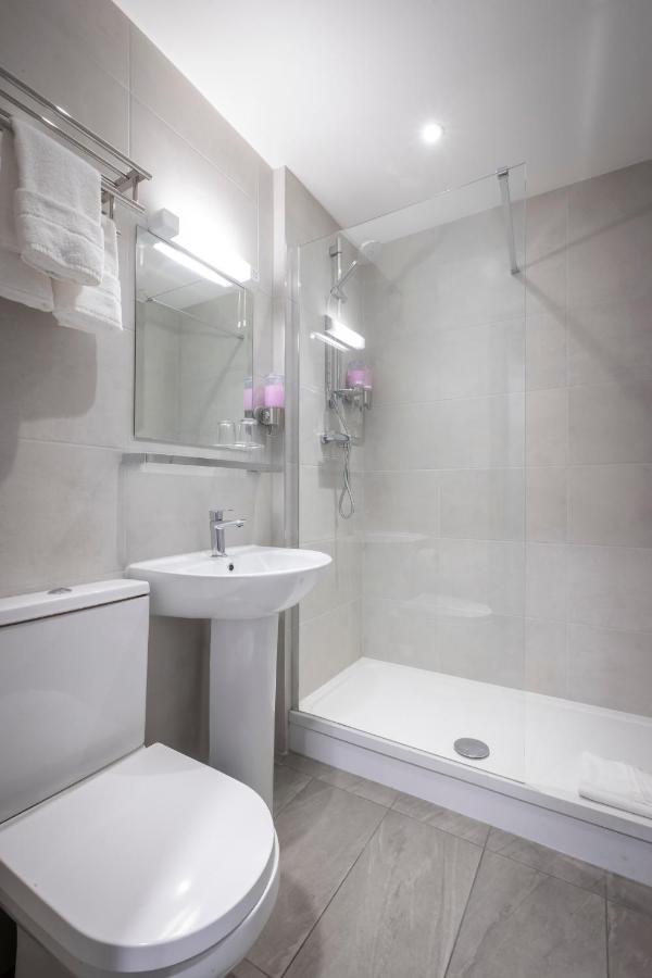 Twin Room,1498615975:JPEG